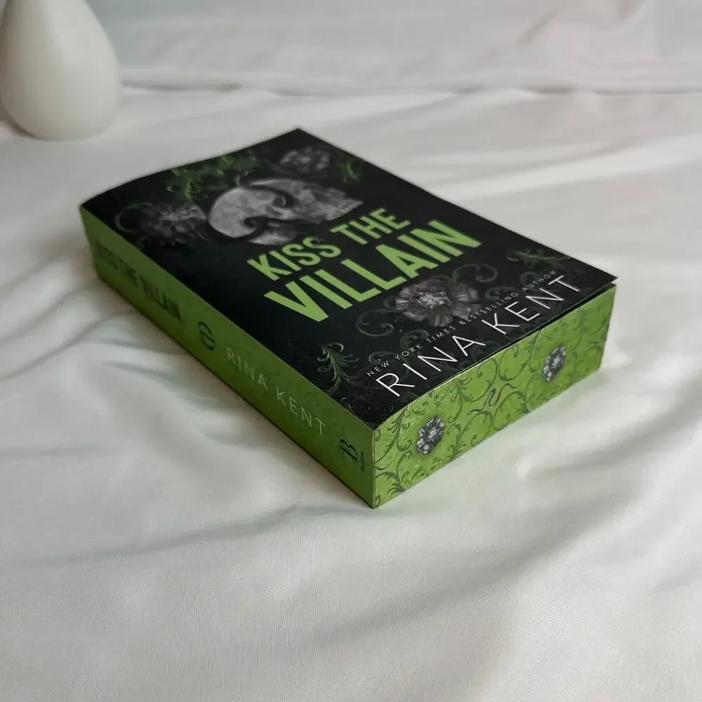 Kiss The Villain Rina Kent Deluxe Paperback Sprayed Edges OOP Dark MM Romance